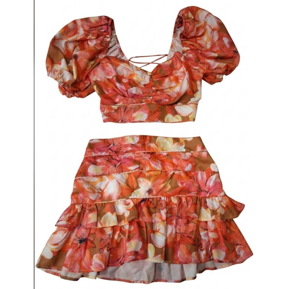 L'atiste womens medium square neck sweetheart crop top floral mini skirt set